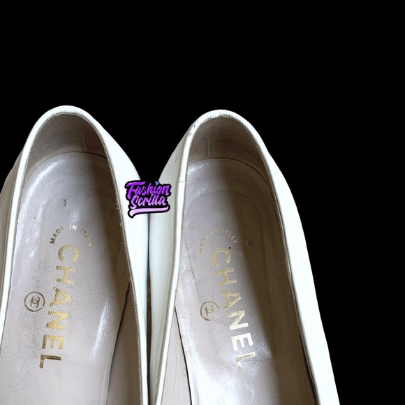 Chanel Vintage Ballerina Ballet Flats White Black Two Tone Leather Gold CC Logo - Picture 2 of 12